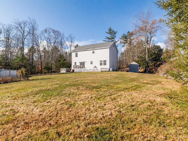 17 Dutton Hill Hill, Gray, ME 04039 ListReports