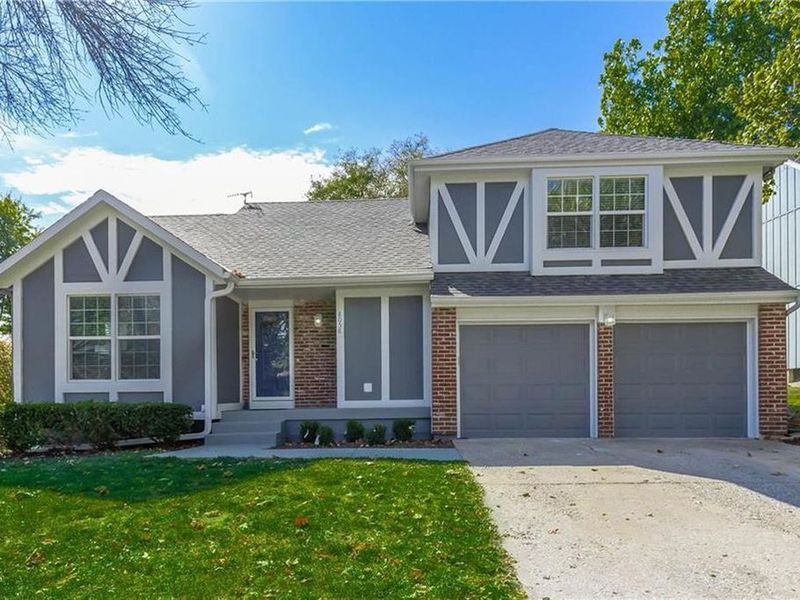 8058 Hall Street, Lenexa, KS 66219 ListReports