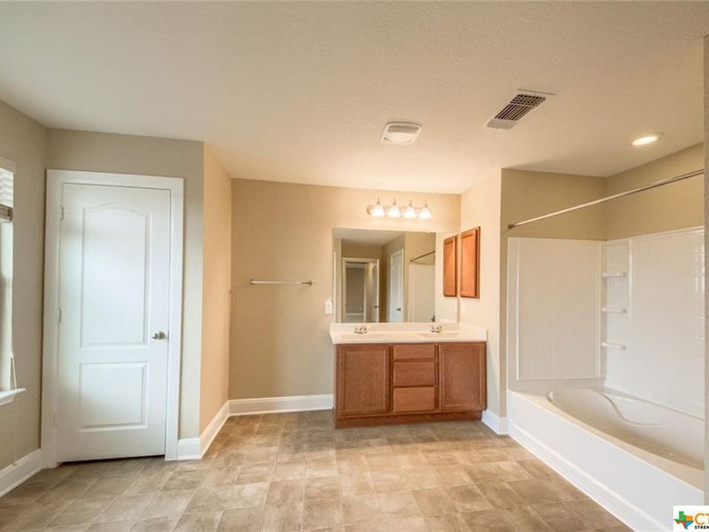 125 Landmark Park, Cibolo, TX 78108 ListReports