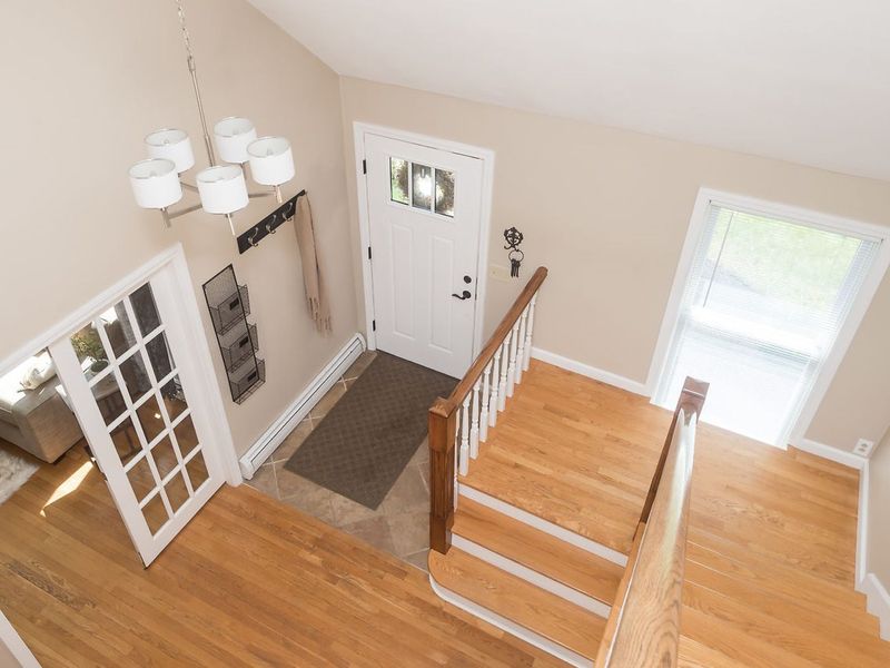 10 Landing Way, Dover, NH 03820 ListReports