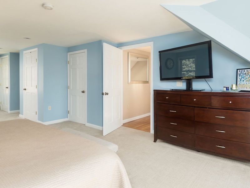 10 Landing Way, Dover, NH 03820 ListReports