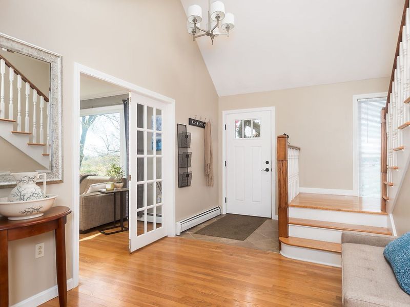 10 Landing Way, Dover, NH 03820 ListReports