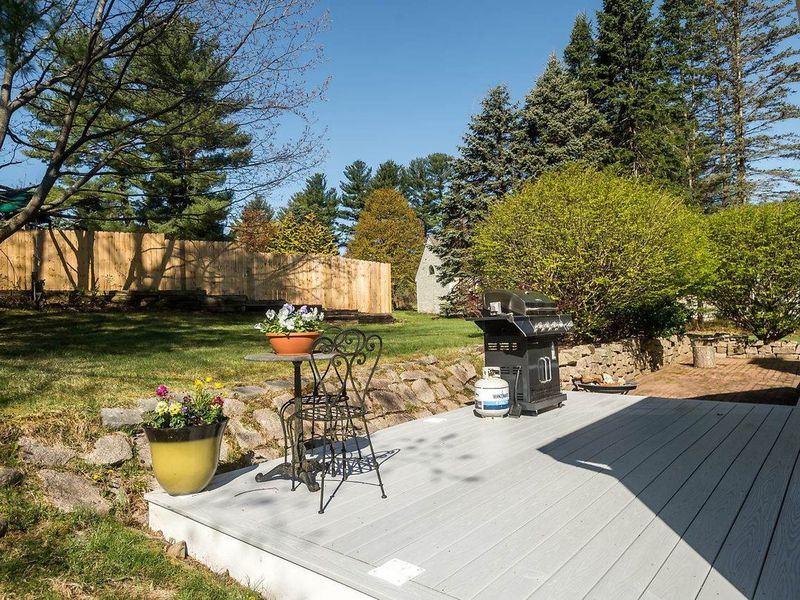 10 Landing Way, Dover, NH 03820 ListReports