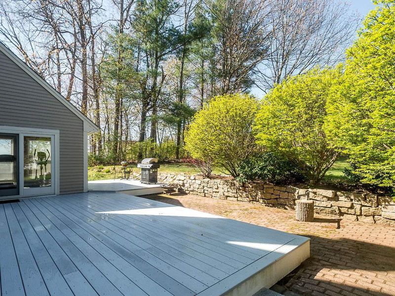 10 Landing Way, Dover, NH 03820 ListReports