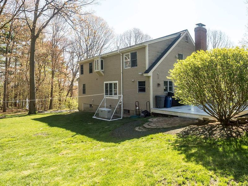 10 Landing Way, Dover, NH 03820 ListReports