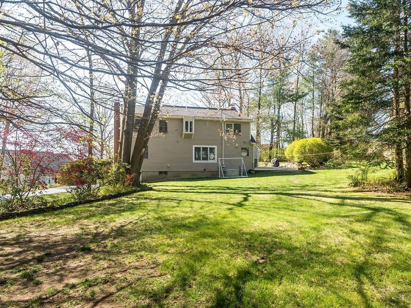 10 Landing Way, Dover, NH 03820 ListReports