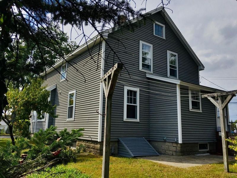 6 Henry Ave, Turners Falls, MA 01376 ListReports