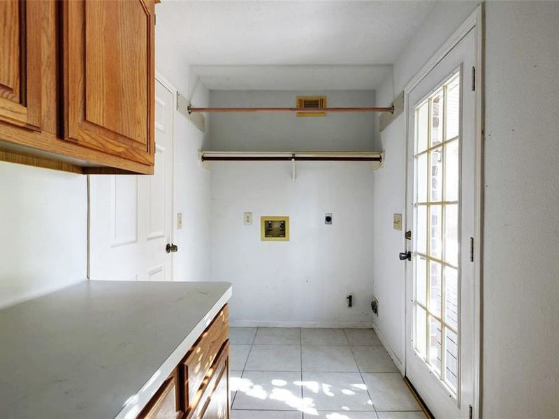 8611 Rocky Valley Drive, Houston, TX 77083 ListReports