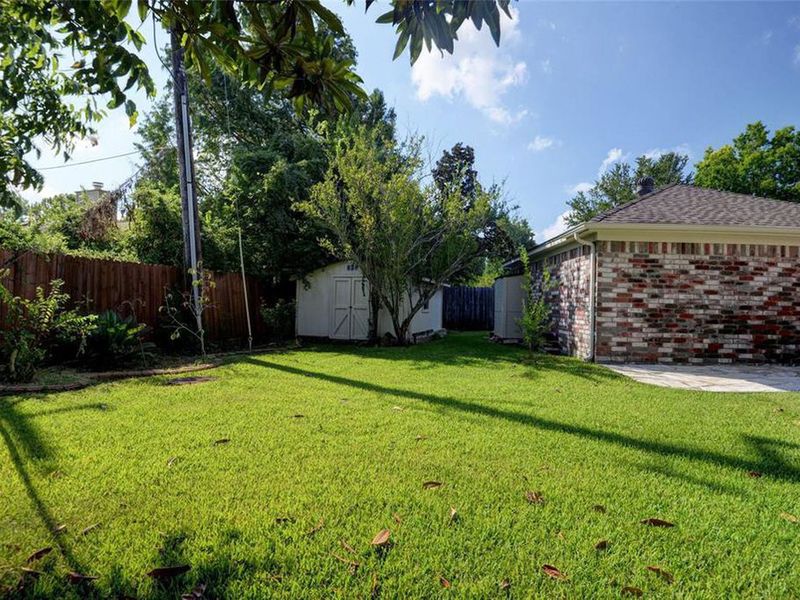8611 Rocky Valley Drive, Houston, TX 77083 ListReports