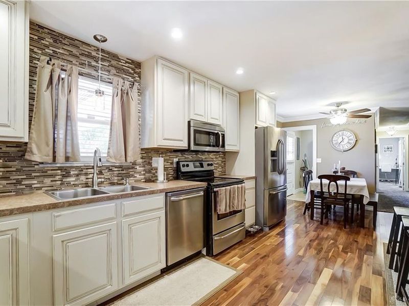 10764 Frederick Pike, Vandalia, OH, 45377 ListReports