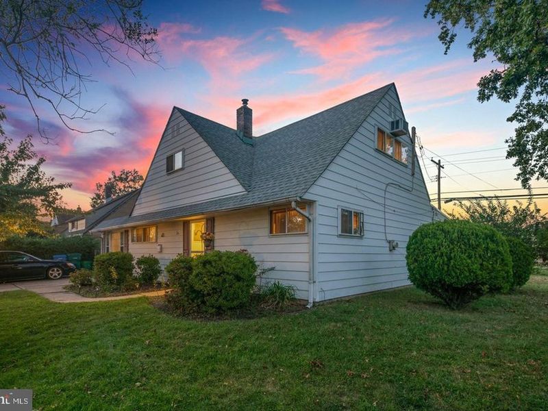 31 Red Cedar Drive, Levittown, PA 19055 ListReports