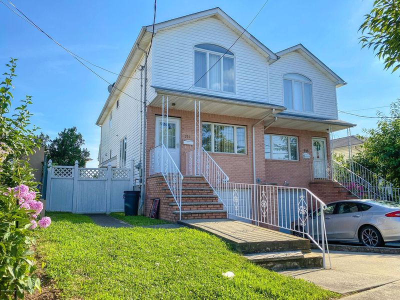 216 Lamberts Lane, Staten Island, NY 10314 ListReports