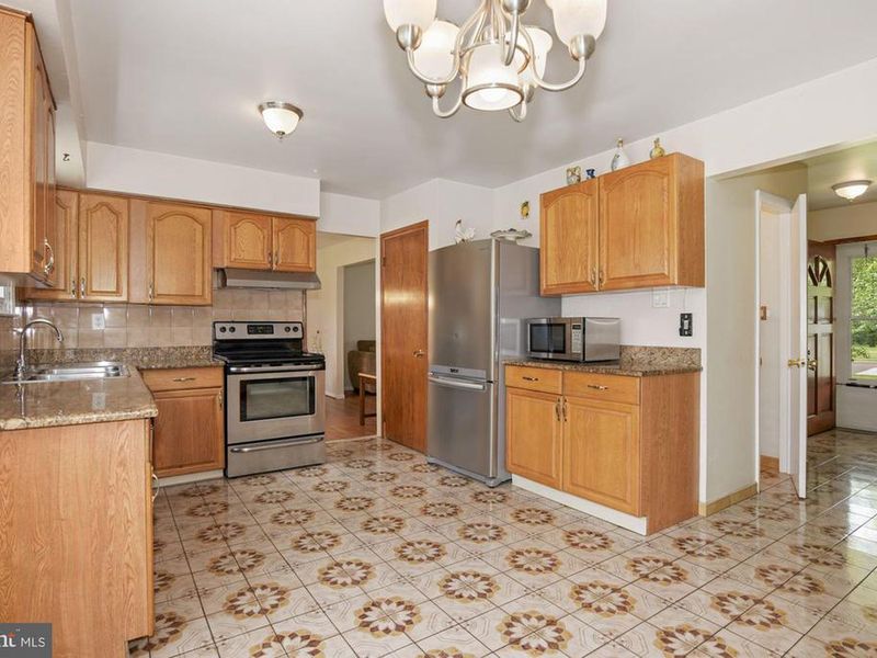 2068 Stewart Drive, Hatfield, PA, 19440 ListReports