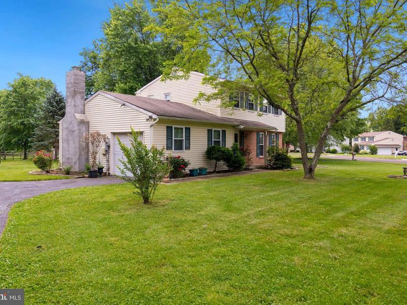 2068 Stewart Drive, Hatfield, PA, 19440 ListReports