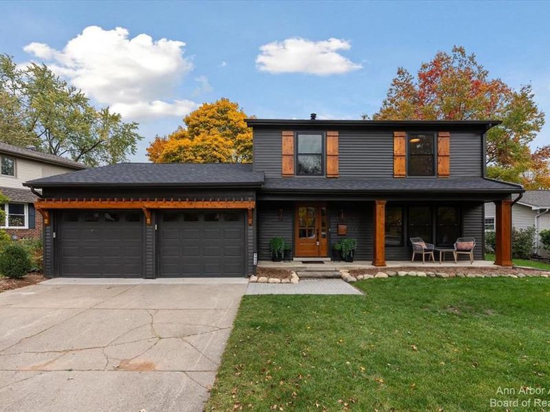 2025 Rugby Court Ann Arbor MI 48103 ListReports