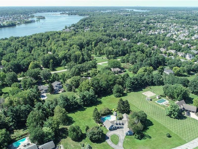 203 Forest Knoll Court, Fishers, IN, 46037 ListReports