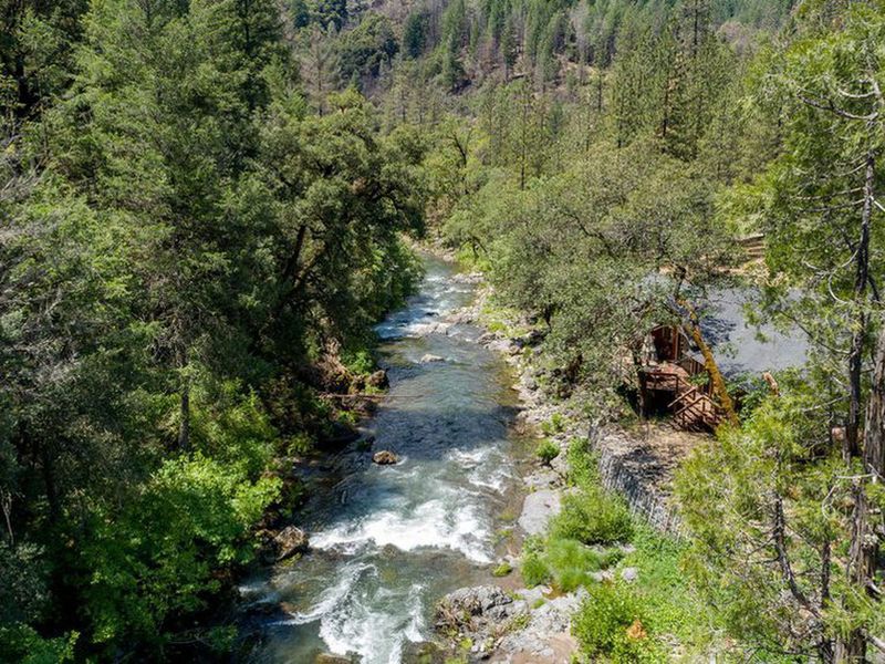 17103 Trinity Mountain Road, French Gulch, CA 96033 ListReports