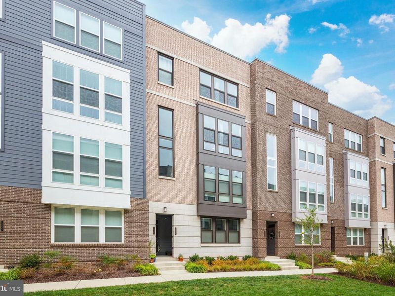 House image 1 for 13335 Launders Street Unit 134, Herndon, VA 20171
