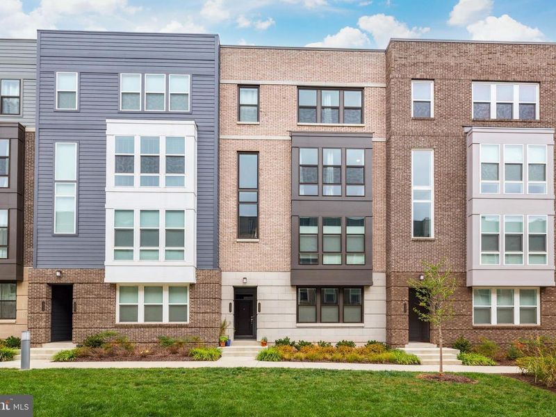 House image 2 for 13335 Launders Street Unit 134, Herndon, VA 20171