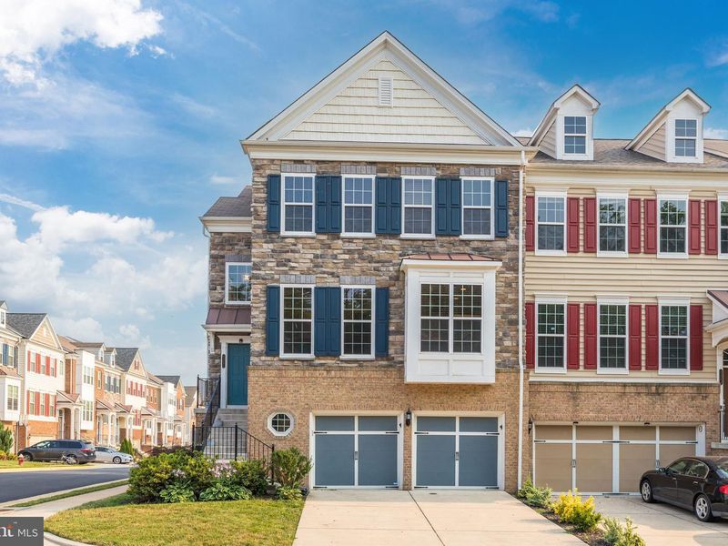 House image 2 for 43591 White Cap Terrace, Chantilly, VA, 20152