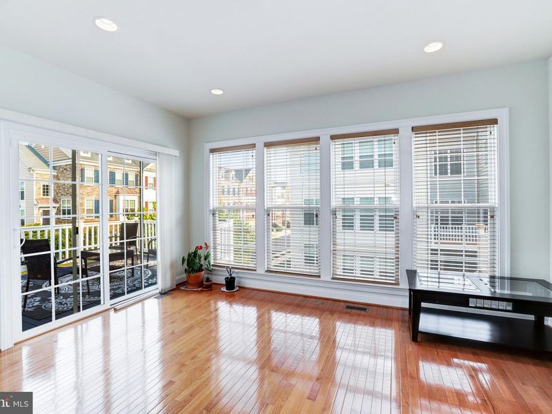 House image 24 for 43591 White Cap Terrace, Chantilly, VA, 20152