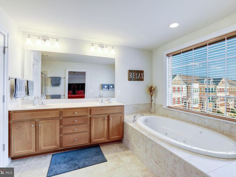House image 35 for 43591 White Cap Terrace, Chantilly, VA, 20152